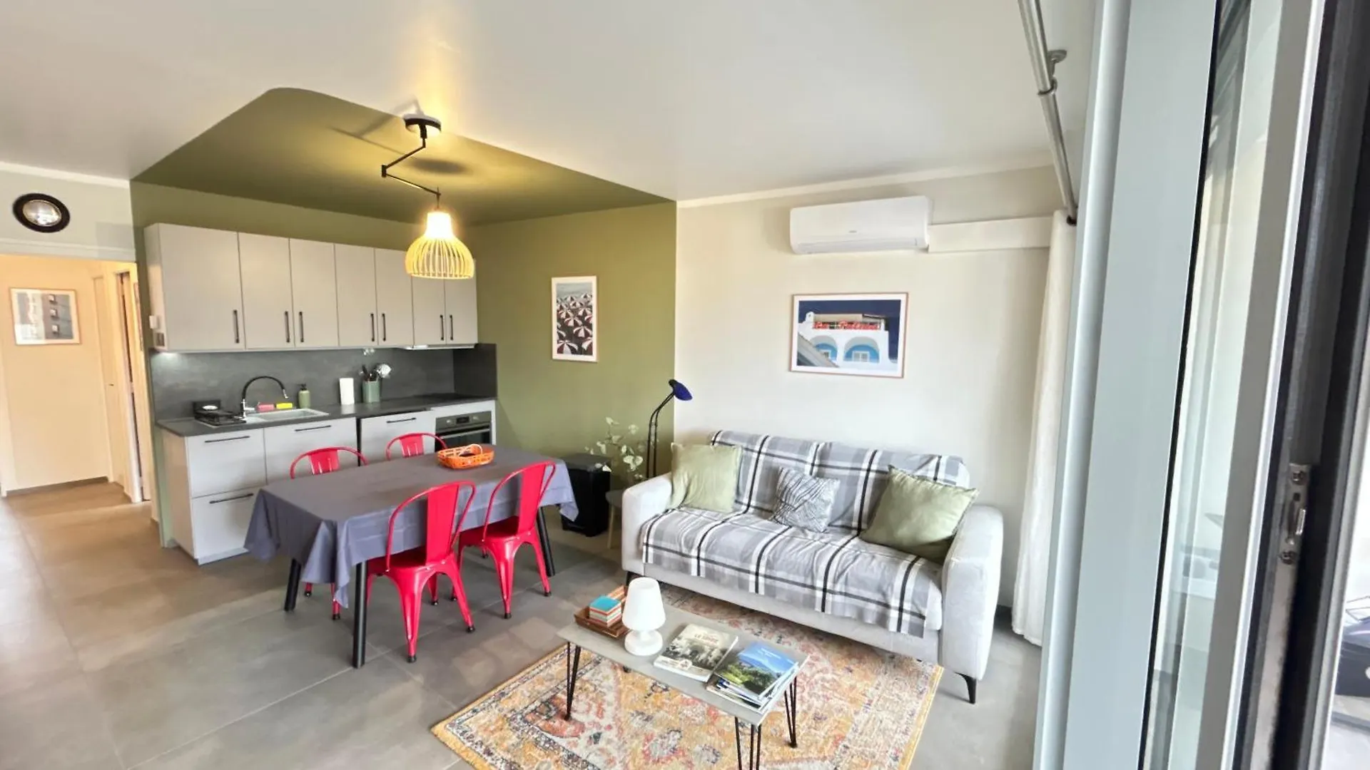 2 Chambres Dans Appartement Neuf, Terrasse Sud, Meuble Contemporain, Parking Aix-les-Bains 0*,  Frankrig